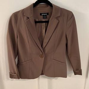 Neutral blazer